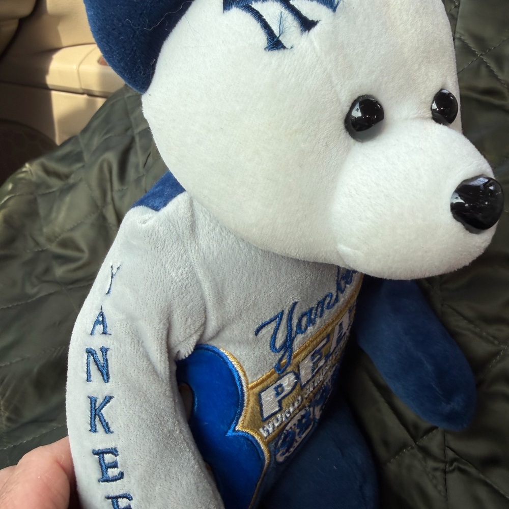 New York Yankees World Series Peat Plush Bear - Blue & Gray - Picture 4 of 5